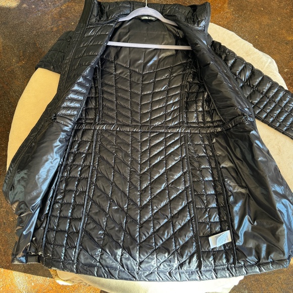 The North Face ThermoBall Hooded Parka Vegan Down Alternative - Picture 2 of 15